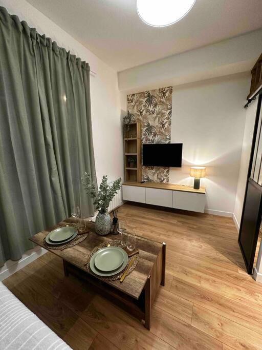 Appartement Le P'Tit Antoine à Pont-Évêque Extérieur photo